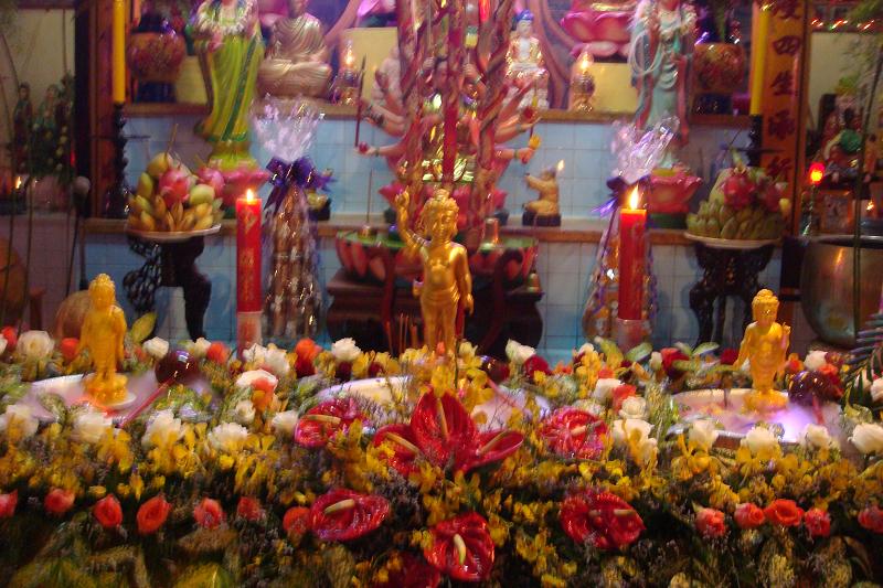 Bình Thuận: Lễ Tắm Phật được cử hành nghiêm trang tại Chùa Long Sơn – Phan Thiết