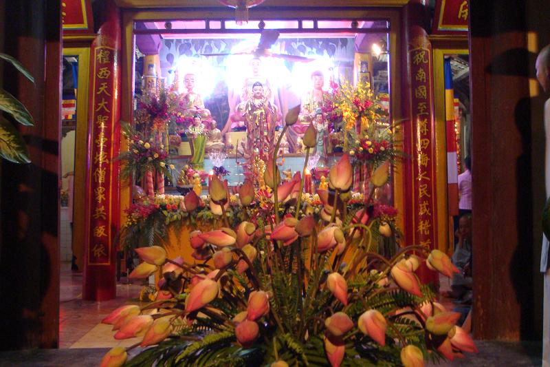 Bình Thuận: Lễ Tắm Phật được cử hành nghiêm trang tại Chùa Long Sơn – Phan Thiết