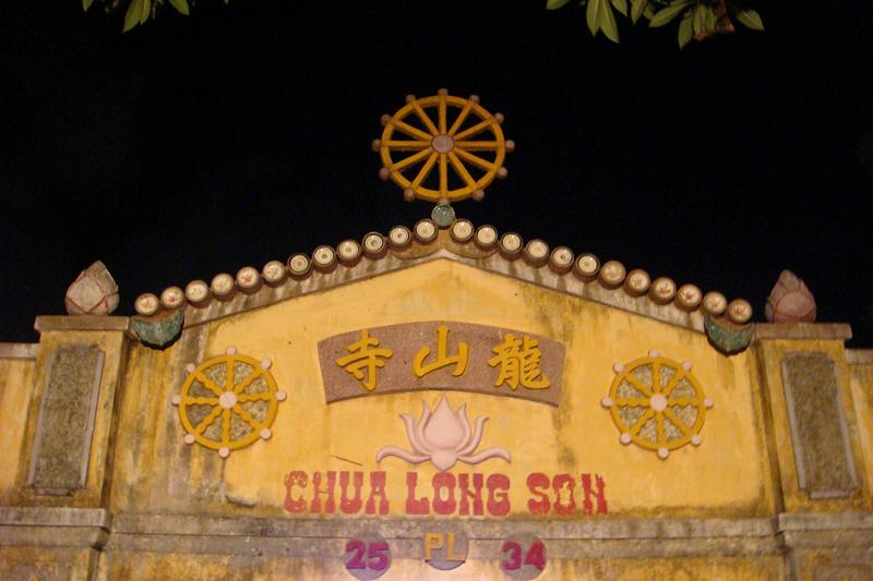 Bình Thuận: Lễ Tắm Phật được cử hành nghiêm trang tại Chùa Long Sơn – Phan Thiết