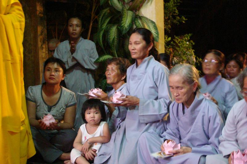 Bình Thuận: Lễ Tắm Phật được cử hành nghiêm trang tại Chùa Long Sơn – Phan Thiết