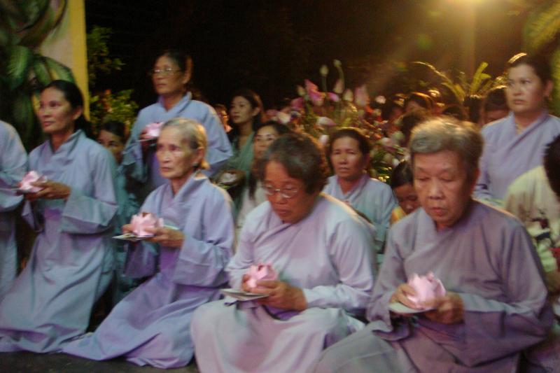 Bình Thuận: Lễ Tắm Phật được cử hành nghiêm trang tại Chùa Long Sơn – Phan Thiết