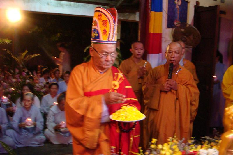 Bình Thuận: Lễ Tắm Phật được cử hành nghiêm trang tại Chùa Long Sơn – Phan Thiết