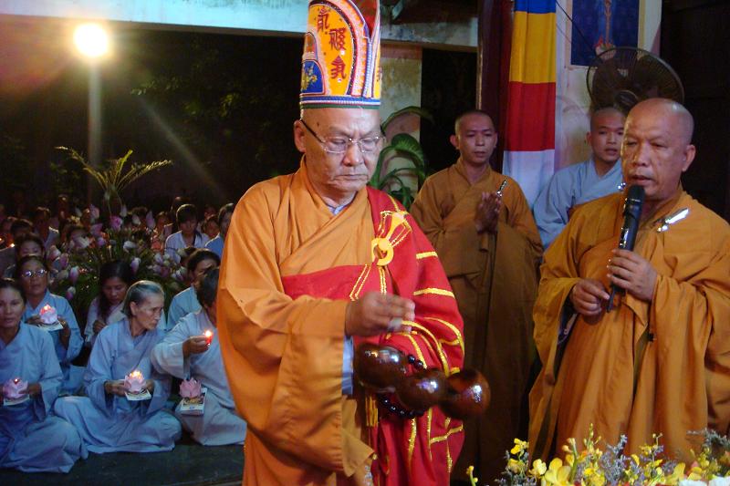 Bình Thuận: Lễ Tắm Phật được cử hành nghiêm trang tại Chùa Long Sơn – Phan Thiết