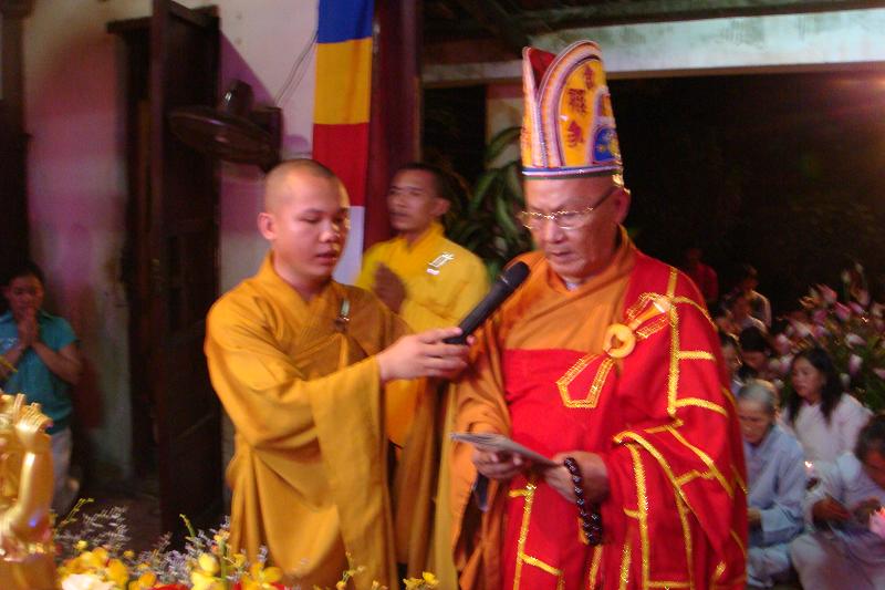 Bình Thuận: Lễ Tắm Phật được cử hành nghiêm trang tại Chùa Long Sơn – Phan Thiết