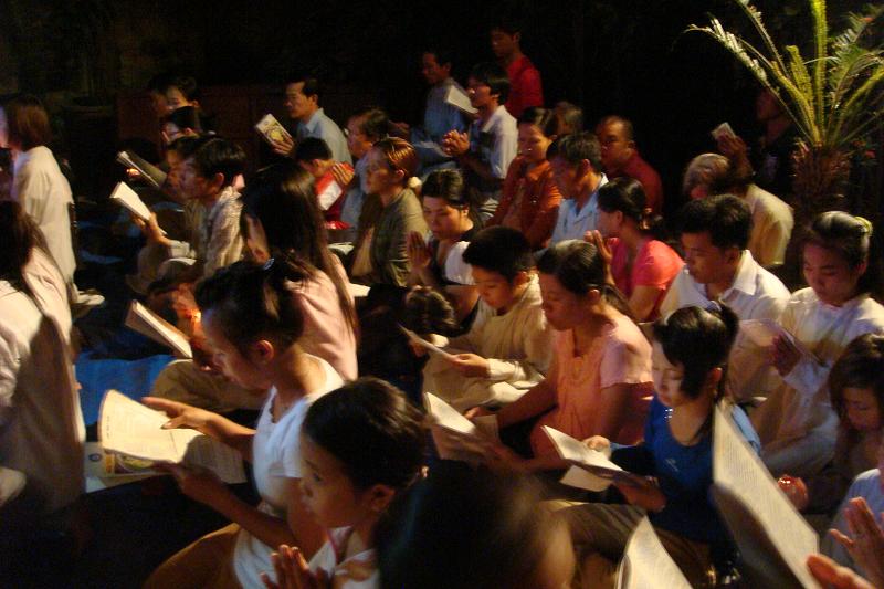 Bình Thuận: Lễ Tắm Phật được cử hành nghiêm trang tại Chùa Long Sơn – Phan Thiết