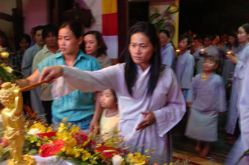 Bình Thuận: Lễ Tắm Phật được cử hành nghiêm trang tại Chùa Long Sơn – Phan Thiết