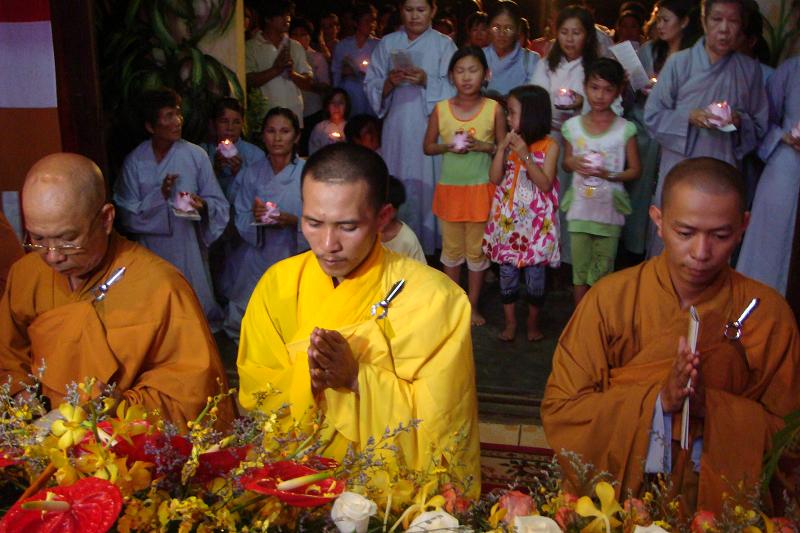Bình Thuận: Lễ Tắm Phật được cử hành nghiêm trang tại Chùa Long Sơn – Phan Thiết