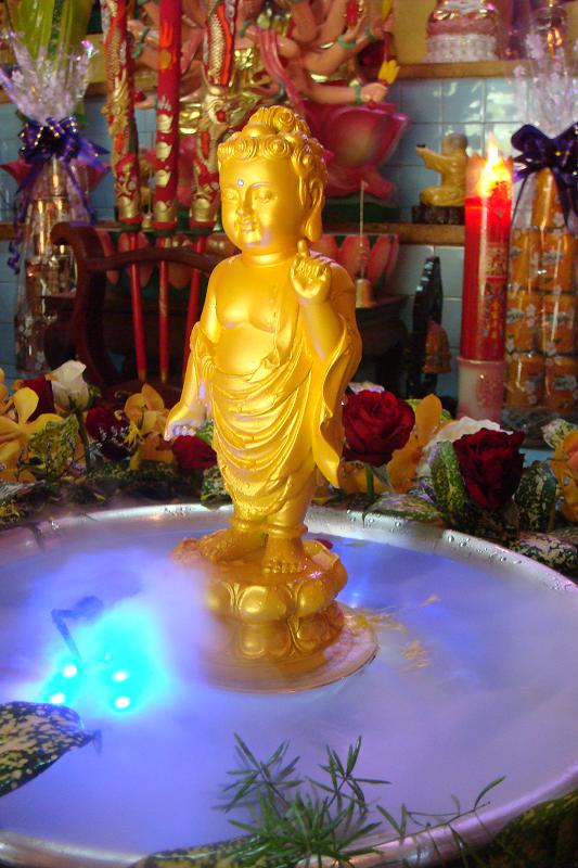 Bình Thuận: Lễ Tắm Phật được cử hành nghiêm trang tại Chùa Long Sơn – Phan Thiết