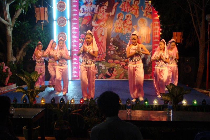 Bình Thuận: Lễ Tắm Phật được cử hành nghiêm trang tại Chùa Long Sơn – Phan Thiết