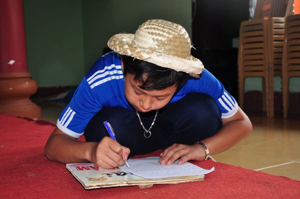 Tưng Bừng Đêm Cống Hiến Văn Nghệ Và Duyên Dáng Áo Lam Tại Khóa Tu Mùa Hè – Bình Định