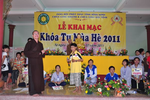 Tưng Bừng Đêm Cống Hiến Văn Nghệ Và Duyên Dáng Áo Lam Tại Khóa Tu Mùa Hè – Bình Định