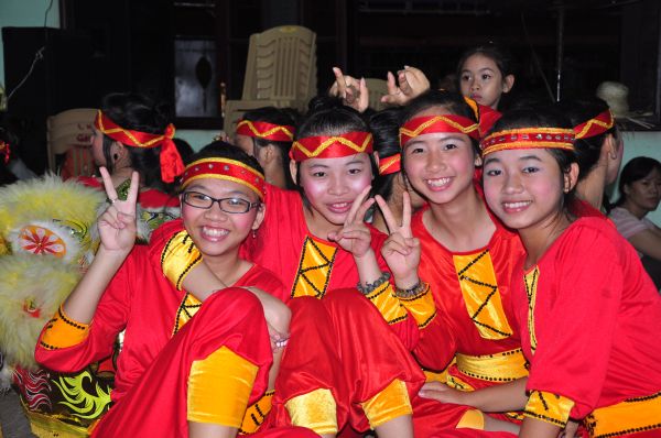 Tưng Bừng Đêm Cống Hiến Văn Nghệ Và Duyên Dáng Áo Lam Tại Khóa Tu Mùa Hè – Bình Định