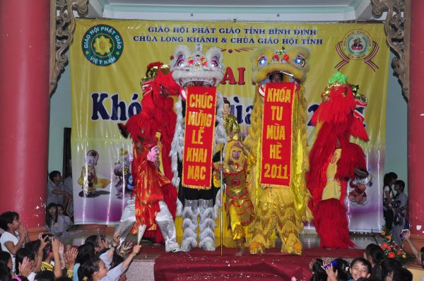 Tưng Bừng Đêm Cống Hiến Văn Nghệ Và Duyên Dáng Áo Lam Tại Khóa Tu Mùa Hè – Bình Định