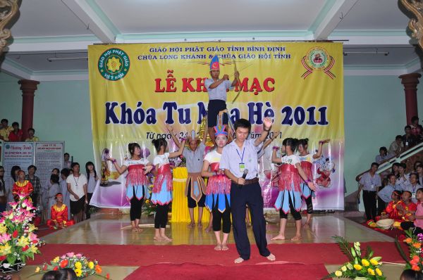 Tưng Bừng Đêm Cống Hiến Văn Nghệ Và Duyên Dáng Áo Lam Tại Khóa Tu Mùa Hè – Bình Định