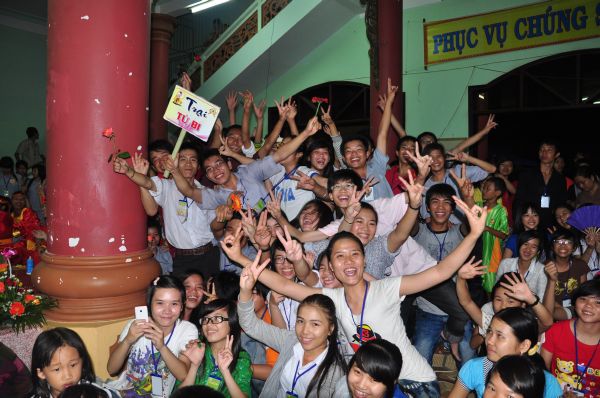 Tưng Bừng Đêm Cống Hiến Văn Nghệ Và Duyên Dáng Áo Lam Tại Khóa Tu Mùa Hè – Bình Định