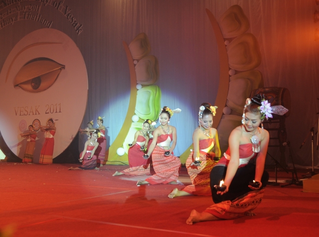 Chùm ảnh: Biểu diễn nghệ thuật chào mừng Đại lễ Vesak tại Thái Lan