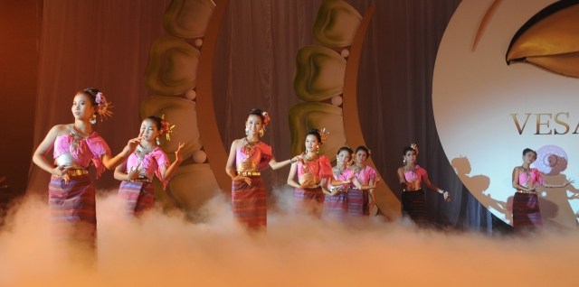 Chùm ảnh: Biểu diễn nghệ thuật chào mừng Đại lễ Vesak tại Thái Lan