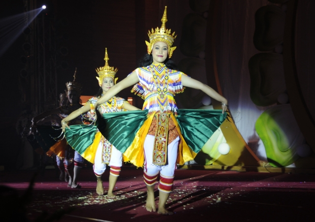 Chùm ảnh: Biểu diễn nghệ thuật chào mừng Đại lễ Vesak tại Thái Lan