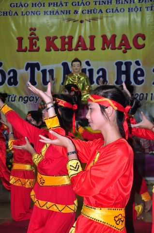 Tưng Bừng Đêm Cống Hiến Văn Nghệ Và Duyên Dáng Áo Lam Tại Khóa Tu Mùa Hè – Bình Định