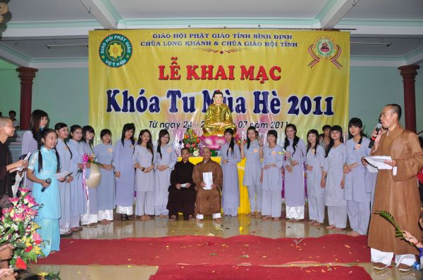 Tưng Bừng Đêm Cống Hiến Văn Nghệ Và Duyên Dáng Áo Lam Tại Khóa Tu Mùa Hè – Bình Định