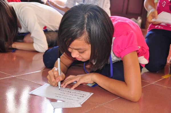 Vui Nhộn Các Trò Chơi Dân Gian Tại Khóa Tu Mùa Hè Bình Định