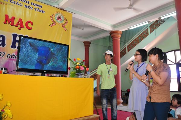 Vui Nhộn Các Trò Chơi Dân Gian Tại Khóa Tu Mùa Hè Bình Định