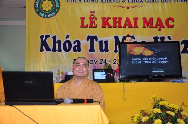 Vui Nhộn Các Trò Chơi Dân Gian Tại Khóa Tu Mùa Hè Bình Định