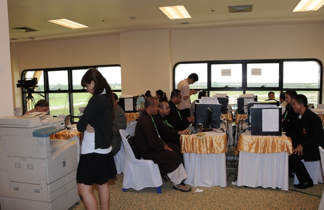 Chùm ảnh: Các hoạt động của Đại lễ Vesak tại Thái Lan ngày 13-05-2011