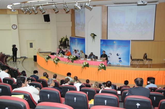 Chùm ảnh: Các hoạt động của Đại lễ Vesak tại Thái Lan ngày 13-05-2011