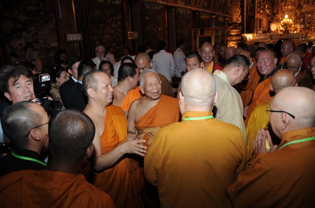 Chùm ảnh: Các hoạt động của Đại lễ Vesak tại Thái Lan ngày 13-05-2011