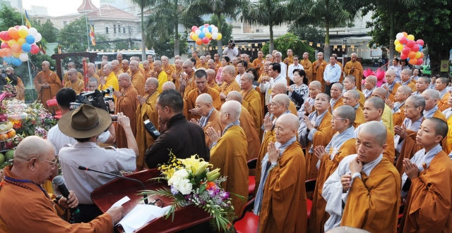 Chùm ảnh: TP. HCM tổ chức lễ tưởng niệm Bồ tát Thích Quảng Đức vị pháp thiêu thân nhân mùa Phật đản 2555