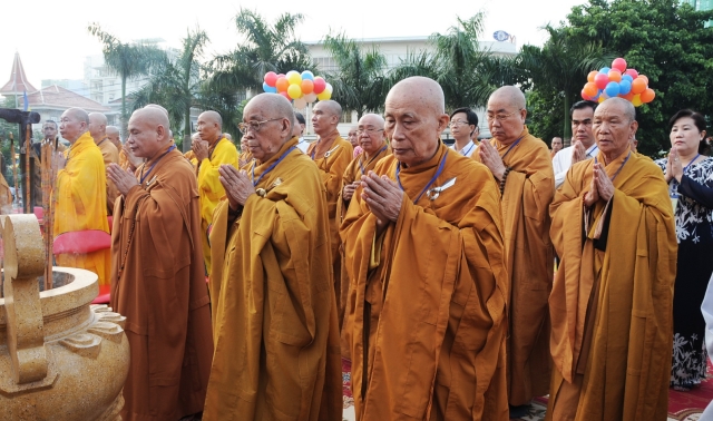 Chùm ảnh: TP. HCM tổ chức lễ tưởng niệm Bồ tát Thích Quảng Đức vị pháp thiêu thân nhân mùa Phật đản 2555