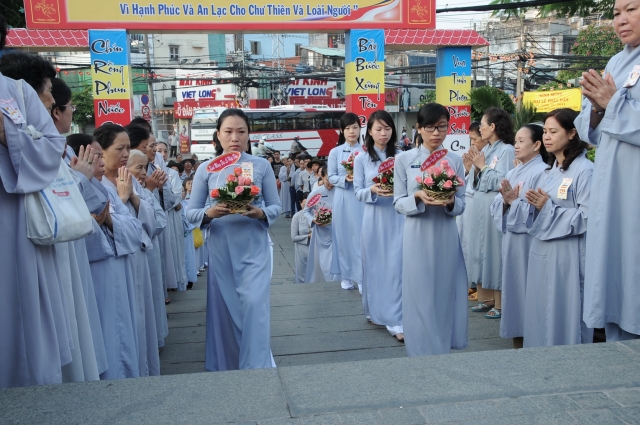 Chùm ảnh: TP. HCM tổ chức lễ tưởng niệm Bồ tát Thích Quảng Đức vị pháp thiêu thân nhân mùa Phật đản 2555