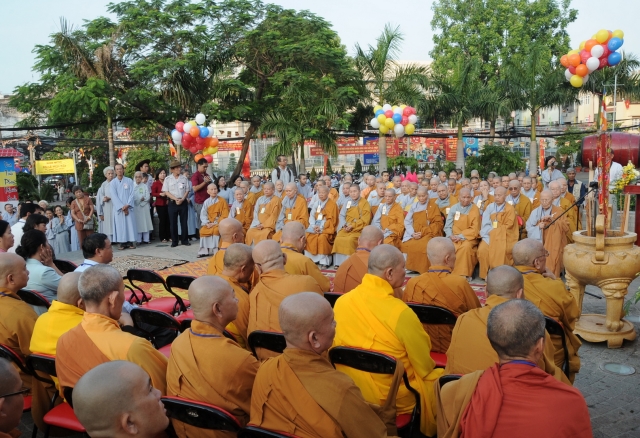 Chùm ảnh: TP. HCM tổ chức lễ tưởng niệm Bồ tát Thích Quảng Đức vị pháp thiêu thân nhân mùa Phật đản 2555