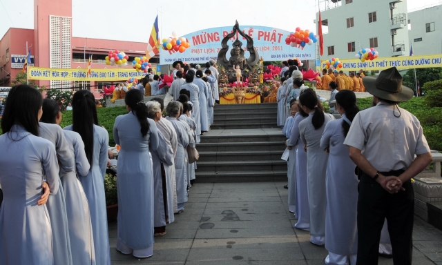 Chùm ảnh: TP. HCM tổ chức lễ tưởng niệm Bồ tát Thích Quảng Đức vị pháp thiêu thân nhân mùa Phật đản 2555