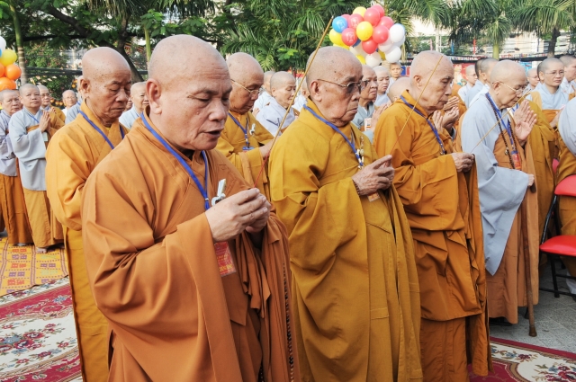 Chùm ảnh: TP. HCM tổ chức lễ tưởng niệm Bồ tát Thích Quảng Đức vị pháp thiêu thân nhân mùa Phật đản 2555