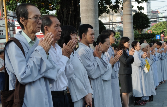 Chùm ảnh: TP. HCM tổ chức lễ tưởng niệm Bồ tát Thích Quảng Đức vị pháp thiêu thân nhân mùa Phật đản 2555