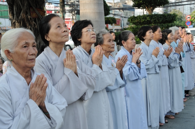 Chùm ảnh: TP. HCM tổ chức lễ tưởng niệm Bồ tát Thích Quảng Đức vị pháp thiêu thân nhân mùa Phật đản 2555