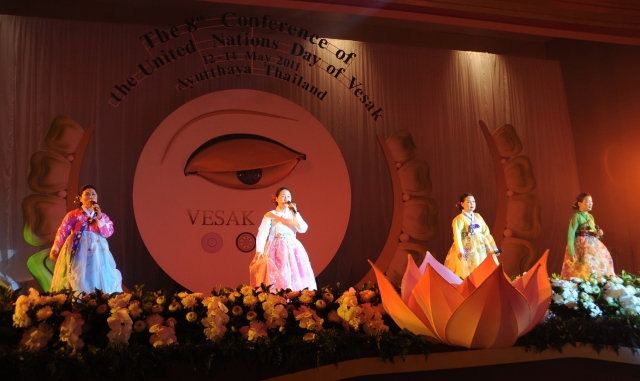 Chùm ảnh: Biểu diễn nghệ thuật chào mừng Đại lễ Vesak tại Thái Lan