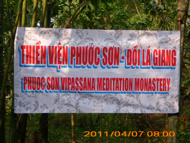 Phóng sự ảnh: Tăng Ni Phật tử thiền viện Phước Sơn tích cực bảo vệ môi trường sinh thái