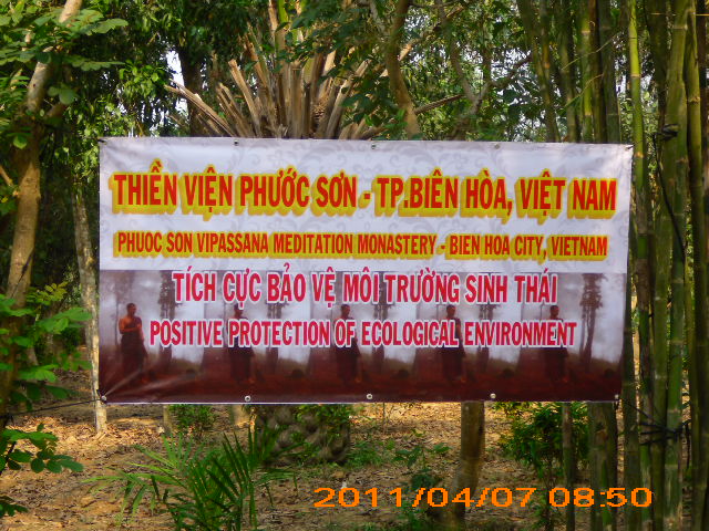 Phóng sự ảnh: Tăng Ni Phật tử thiền viện Phước Sơn tích cực bảo vệ môi trường sinh thái