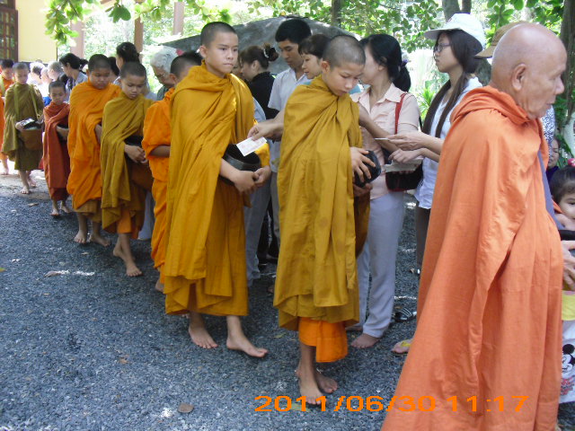 Phóng sự ảnh: Khóa tu xuất gia gieo duyên lần thứ 3 - 2011 tại thiền viện Phước Sơn - Đồng Nai