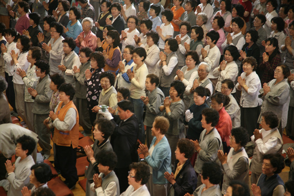 Hình ảnh Lễ Tắm Phật Chùa Hoằng Pháp, Hàn Quốc