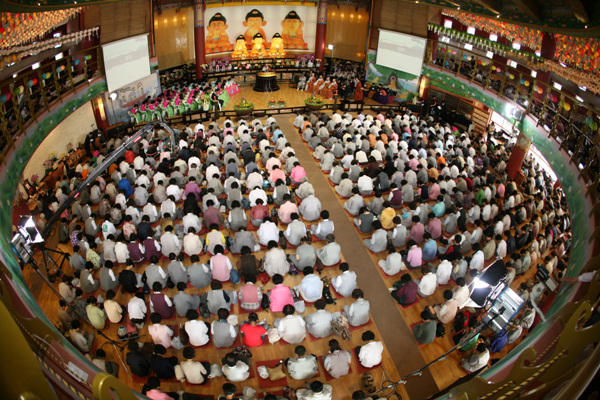 Hình ảnh Lễ Tắm Phật Chùa Hoằng Pháp, Hàn Quốc