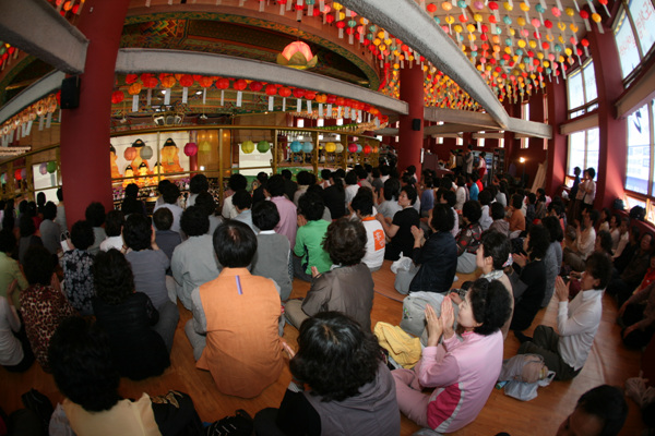 Hình ảnh Lễ Tắm Phật Chùa Hoằng Pháp, Hàn Quốc