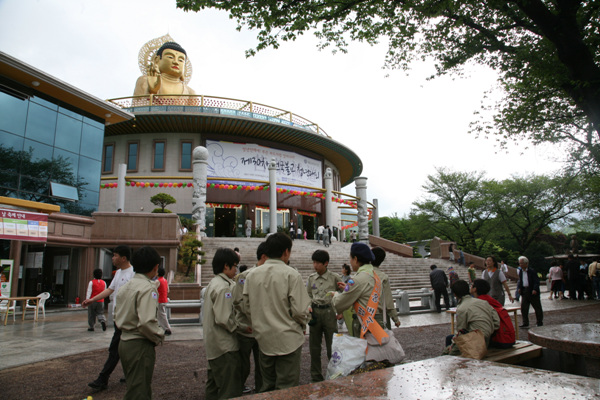 Hình ảnh Lễ Tắm Phật Chùa Hoằng Pháp, Hàn Quốc