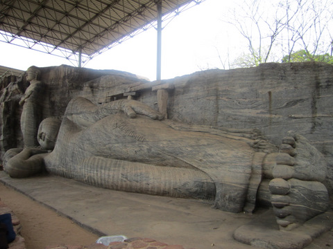 Chùm ảnh hùng vĩ Hang động và Tượng Phật đá ở Sri Lanka
