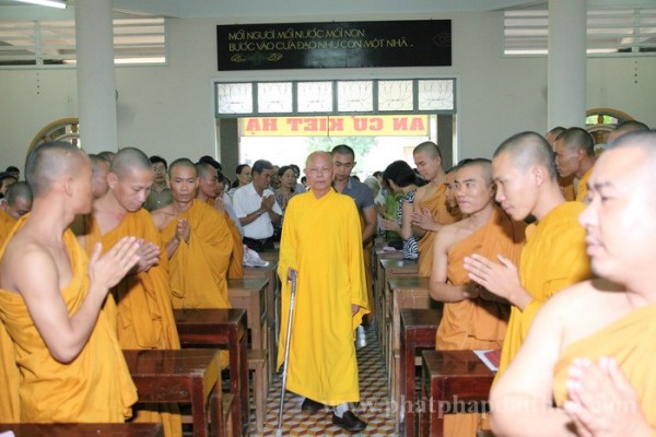 TP.HCM: HT. Pháp sư Thích Từ Thông viếng thăm Trường hạ tịnh xá Trung Tâm
