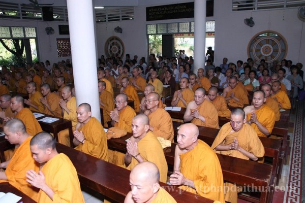 TP.HCM: HT. Pháp sư Thích Từ Thông viếng thăm Trường hạ tịnh xá Trung Tâm