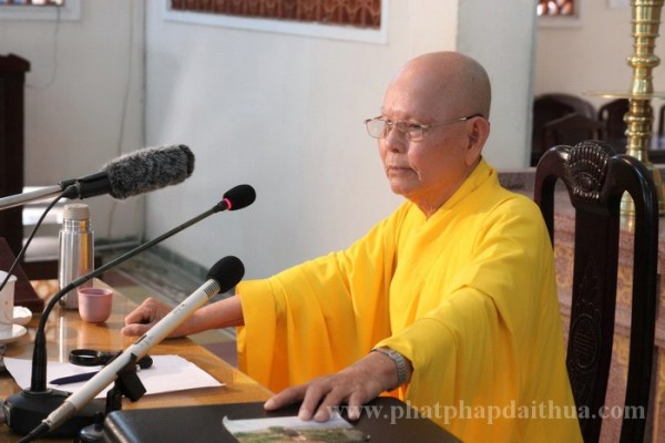 TP.HCM: HT. Pháp sư Thích Từ Thông viếng thăm Trường hạ tịnh xá Trung Tâm